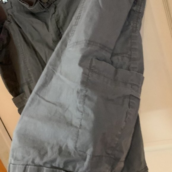 D/C Grey Shorts Size 30 - Picture 3 of 6